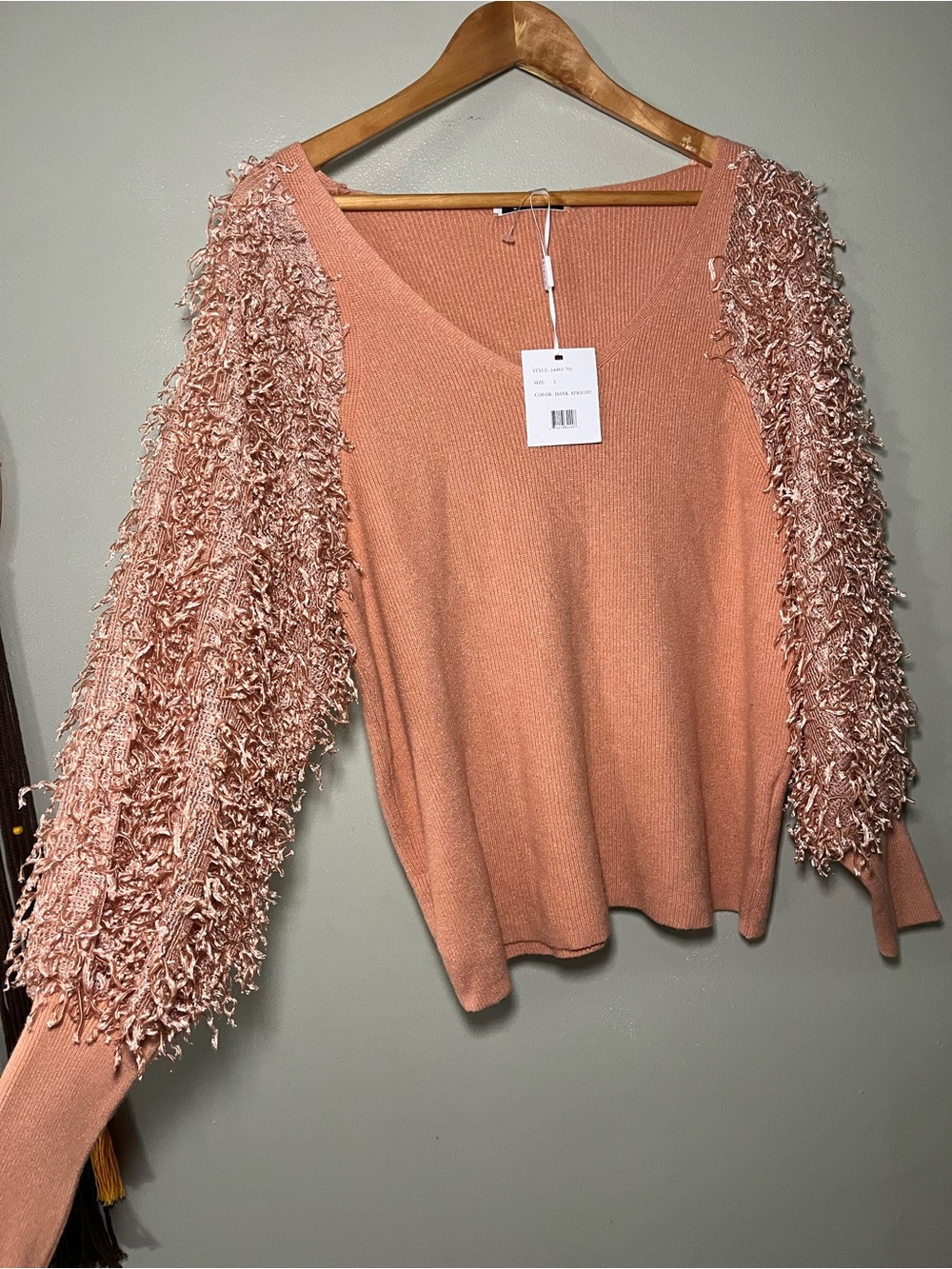 Women’s Apricot Fringe Sleeve V-Neck Sweater SIONI Rayon Nylon Soft L NWT